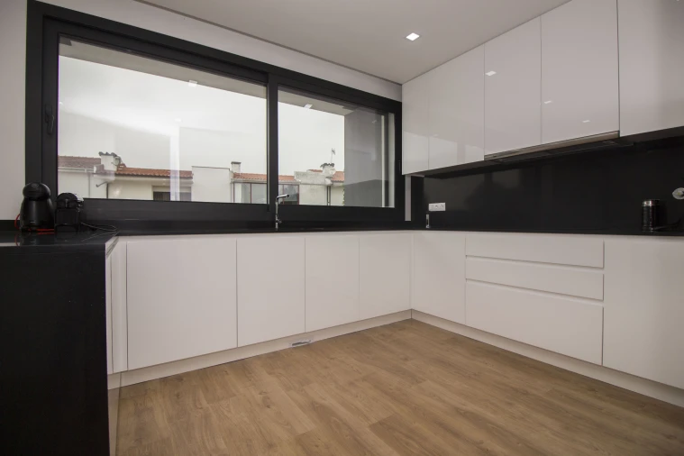 Moradia T4 para Venda em Crespos e Pousada Foto 2