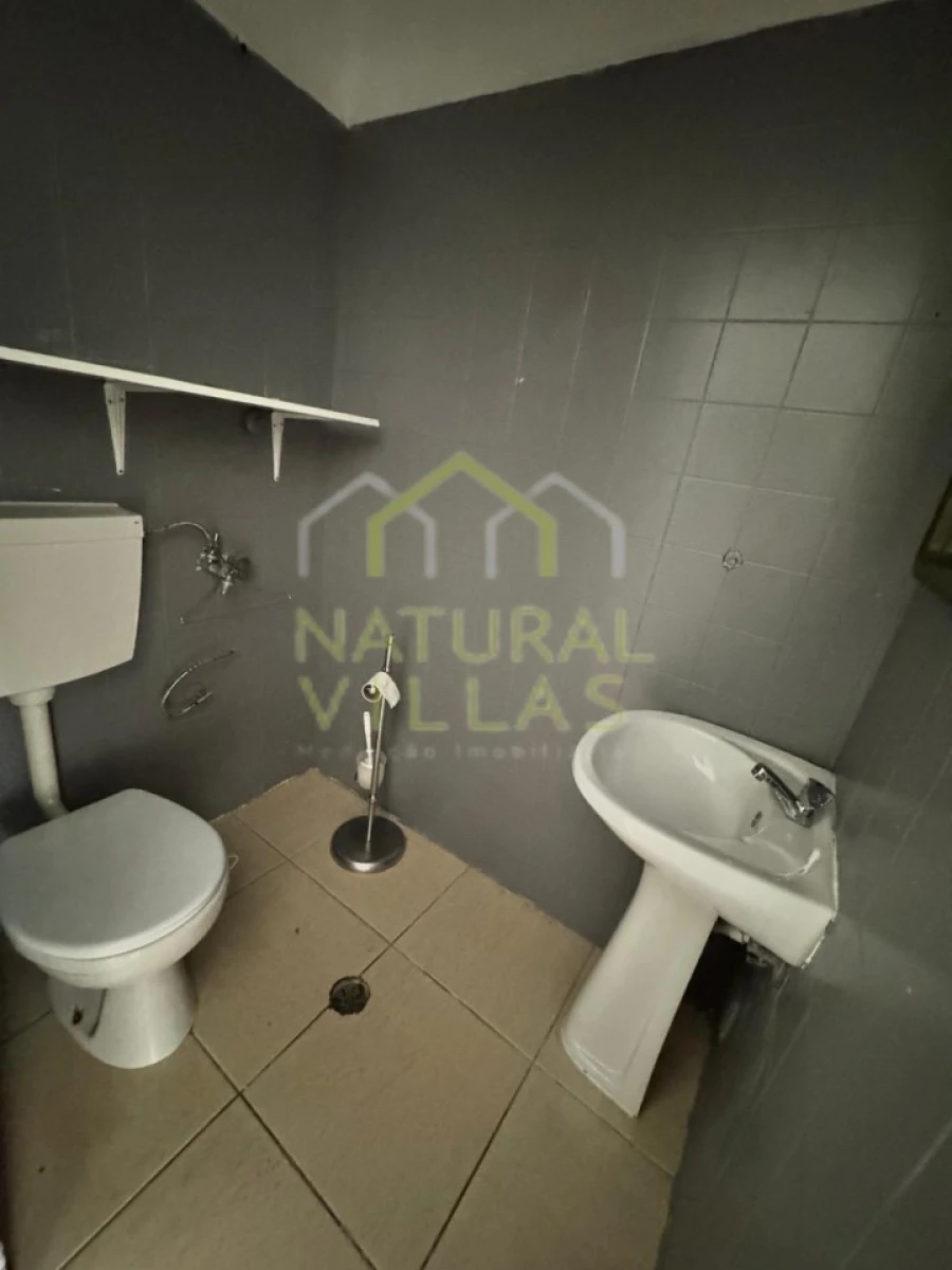 Loja para Arrendamento em Faro (Sé e São Pedro) Foto 8