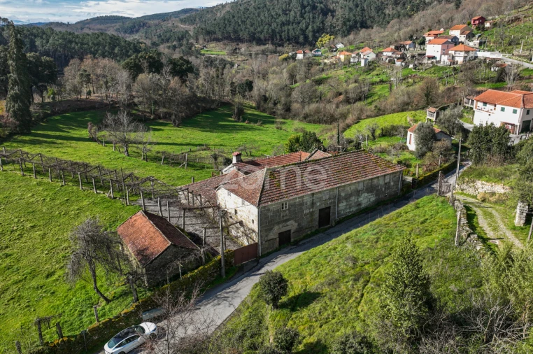Quinta T5 para Venda em Canedo Foto 2
