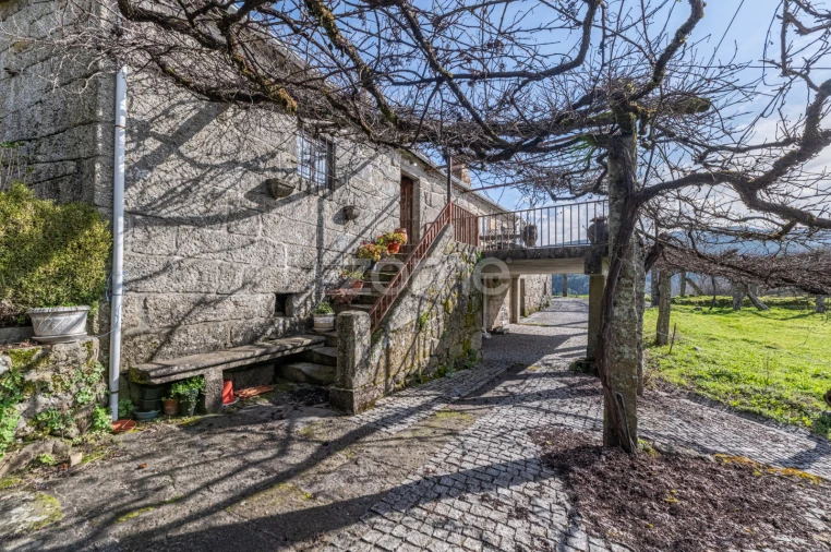 Quinta T5 para Venda em Canedo Foto 11