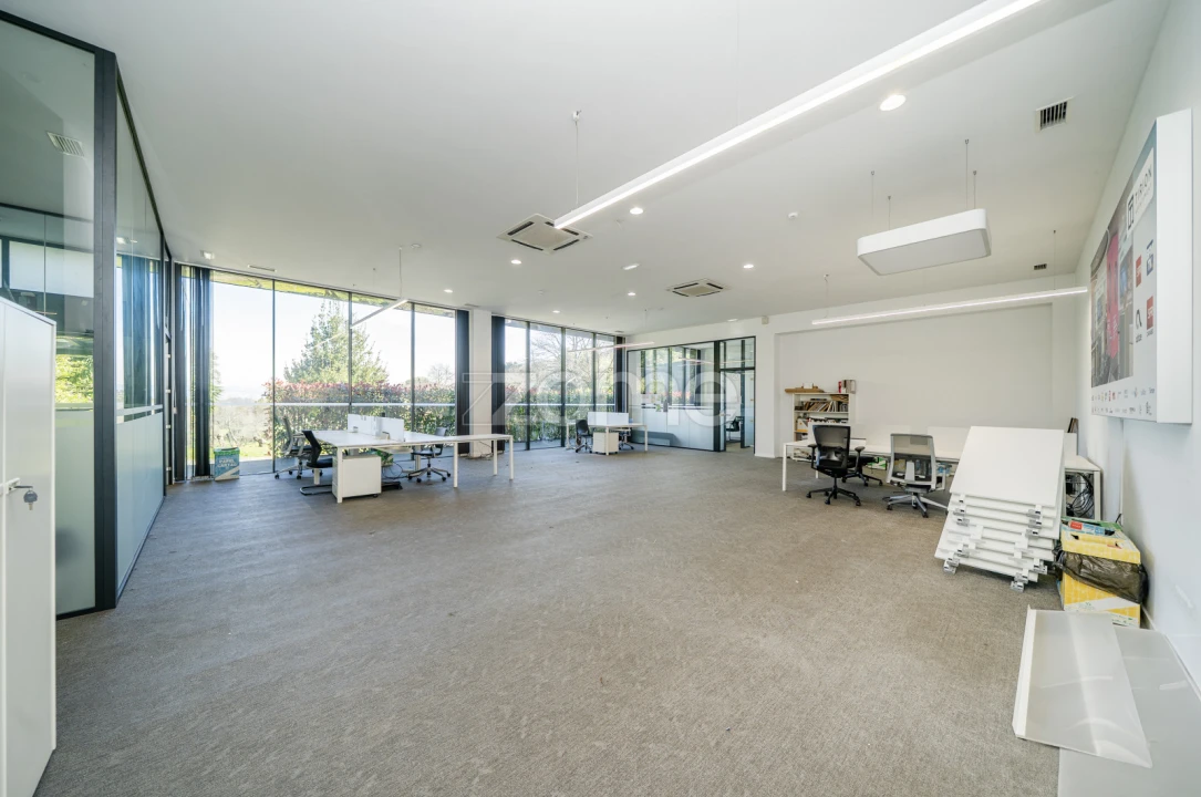 Terreno Comércio / Armazém para Arrendamento em Ferreiros e Gondizalves Foto 24