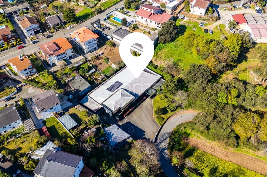 Terreno Comércio / Armazém para Arrendamento em Ferreiros e Gondizalves Foto 2