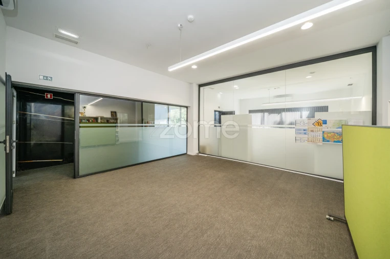 Terreno Comércio / Armazém para Arrendamento em Ferreiros e Gondizalves Foto 13