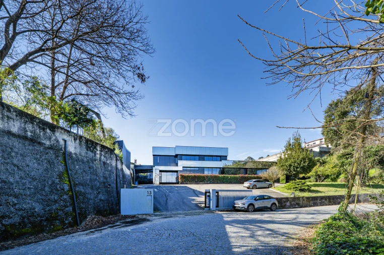 Terreno Comércio / Armazém para Arrendamento em Ferreiros e Gondizalves Foto 4