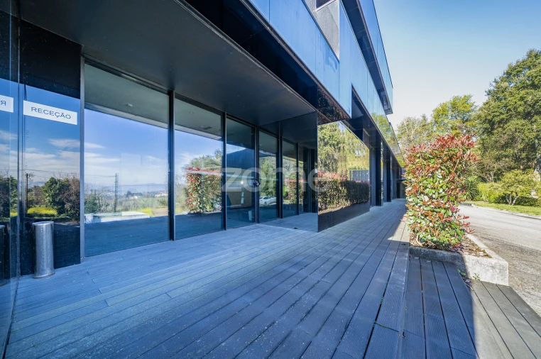 Terreno Comércio / Armazém para Arrendamento em Ferreiros e Gondizalves Foto 5