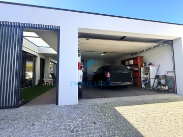 Moradia T4 para Venda em Louro