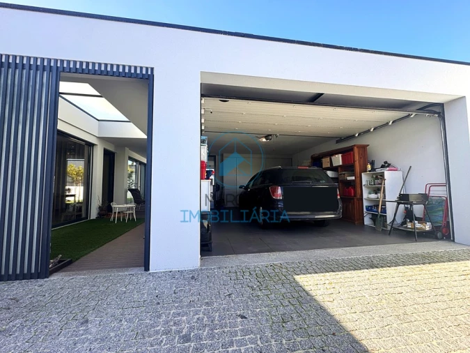 Moradia T4 para Venda em Louro