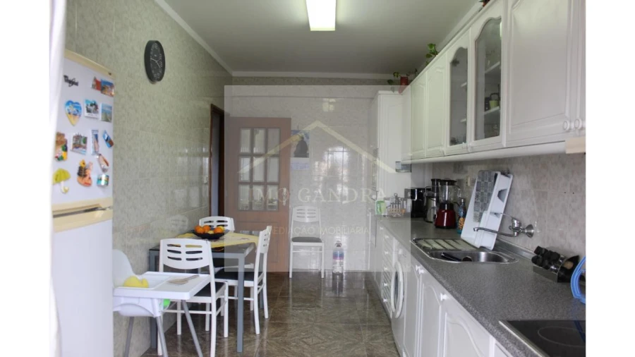 Apartamento T2 para Venda em Ermesinde Foto 3