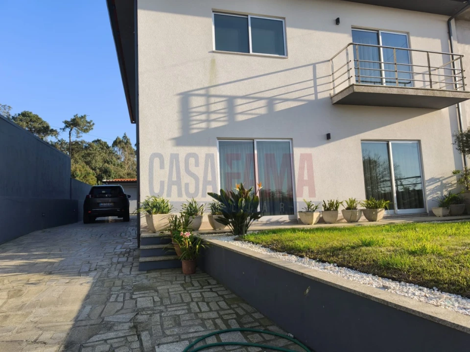 Moradia T4 para Venda em Junqueira Foto 1