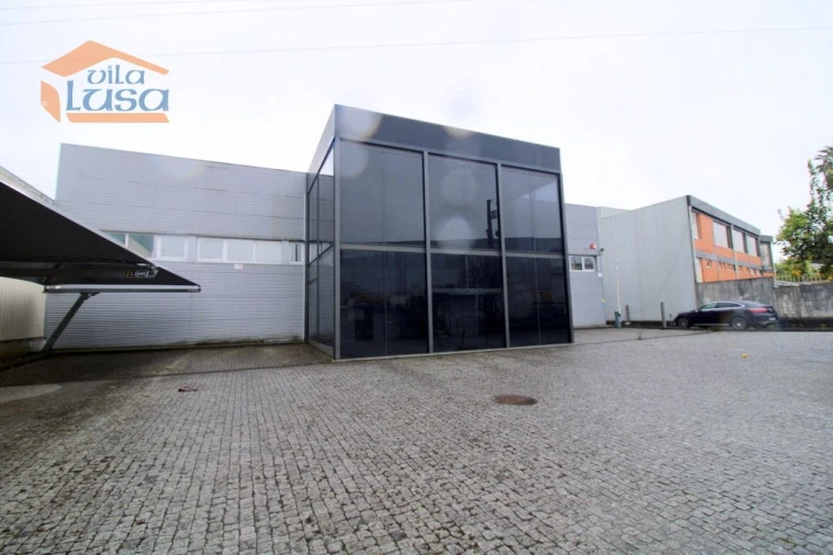 Armazém para Venda em São João da Madeira