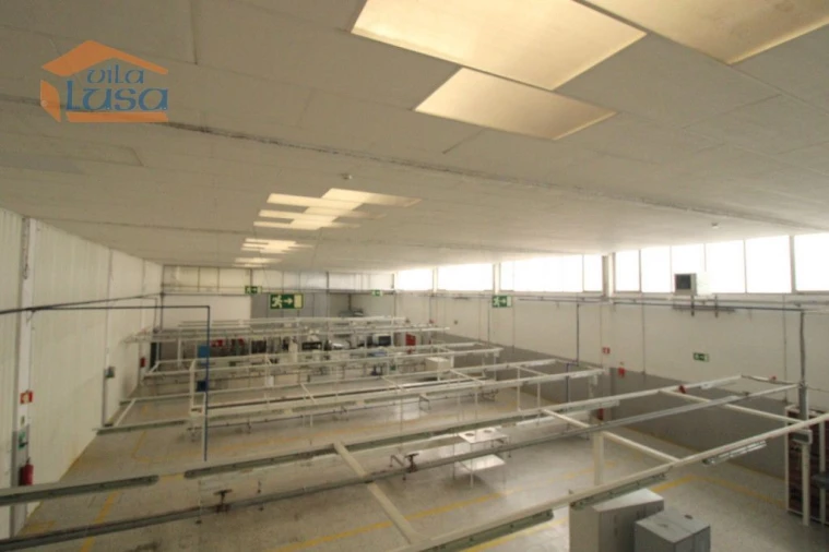 Armazém para Venda em São João da Madeira Foto 12