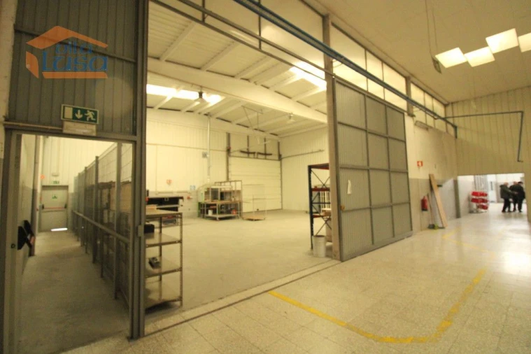 Armazém para Venda em São João da Madeira Foto 24