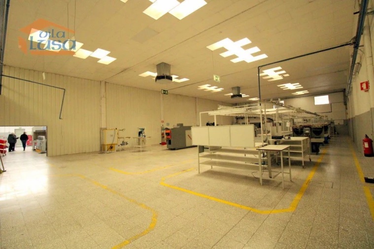 Armazém para Venda em São João da Madeira Foto 25