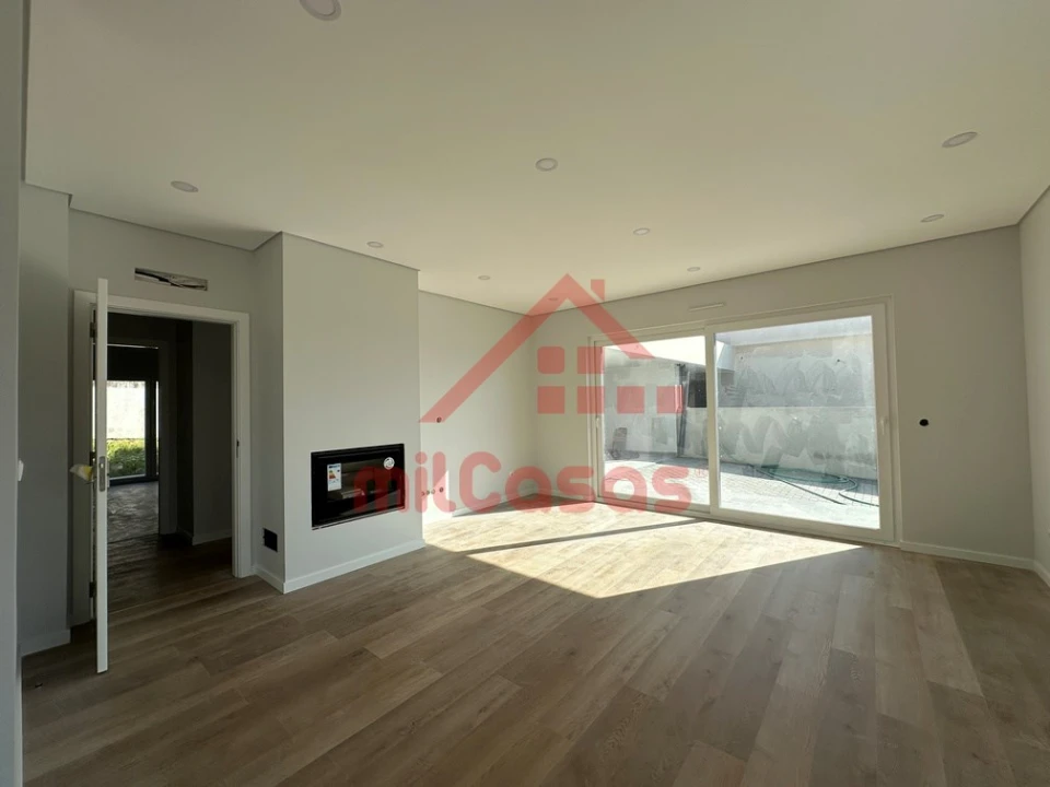 Moradia T3 para Venda em Santo Isidoro Foto 7