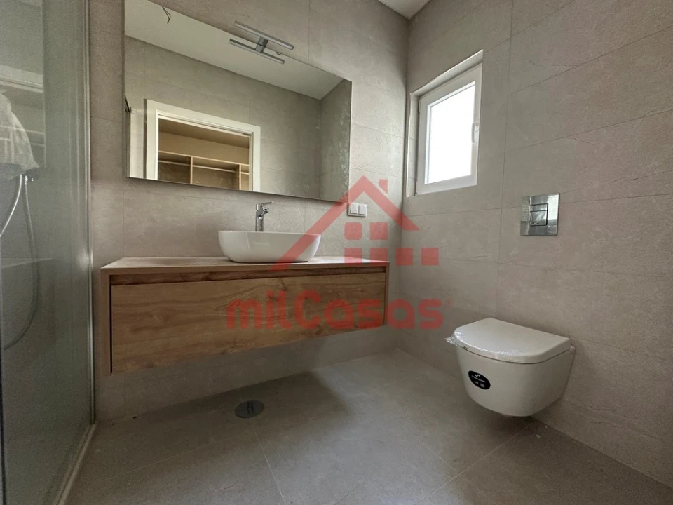 Moradia T3 para Venda em Santo Isidoro Foto 11