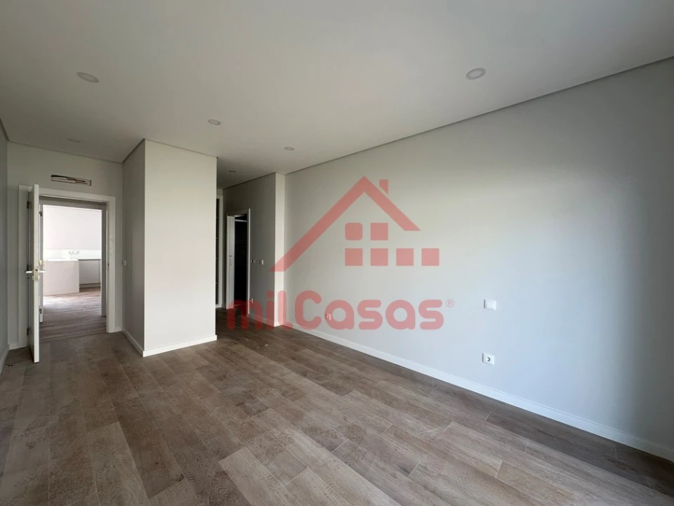 Moradia T3 para Venda em Santo Isidoro Foto 12