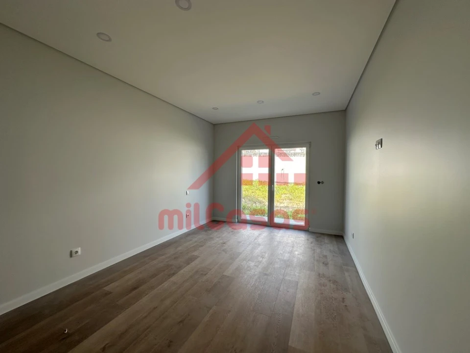 Moradia T3 para Venda em Santo Isidoro Foto 13