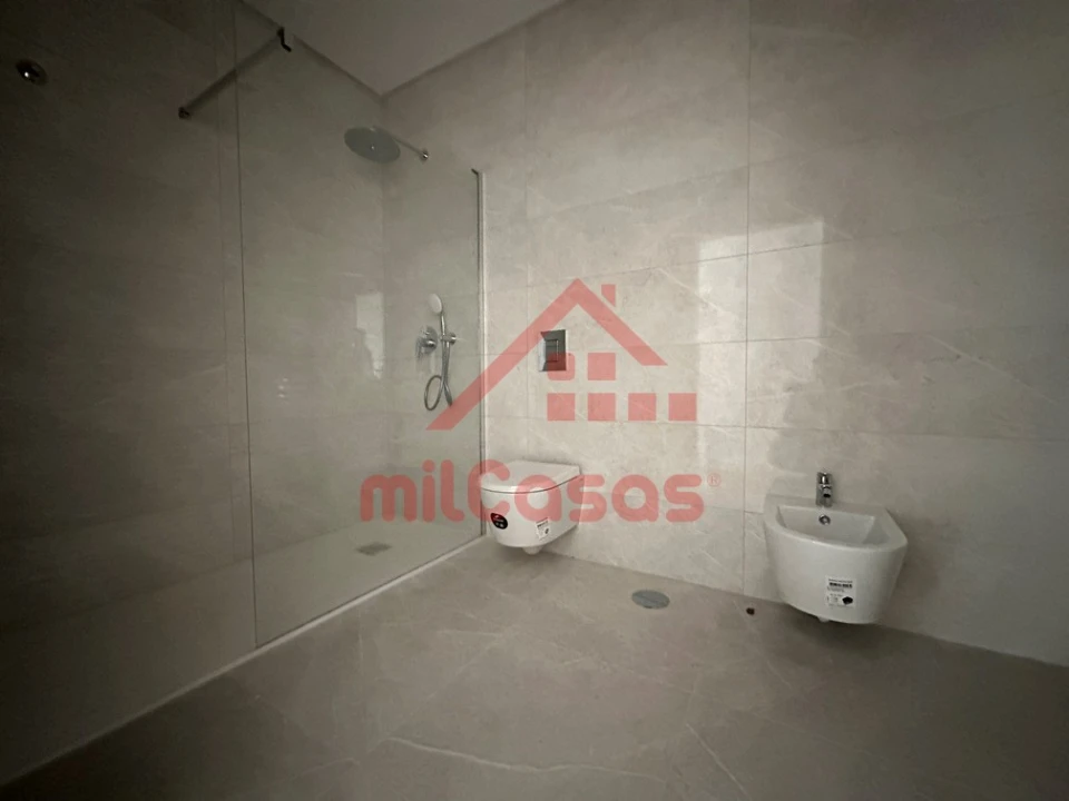 Moradia T3 para Venda em Santo Isidoro Foto 15