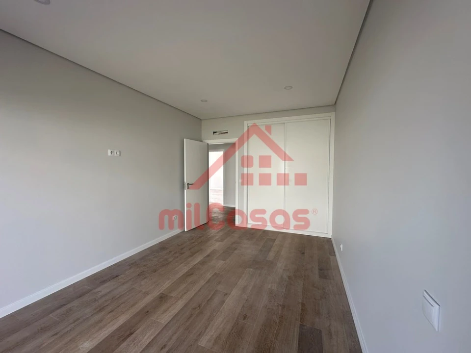 Moradia T3 para Venda em Santo Isidoro Foto 16