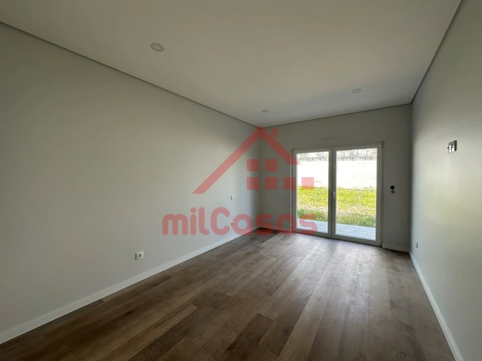 Moradia T3 para Venda em Santo Isidoro Foto 17