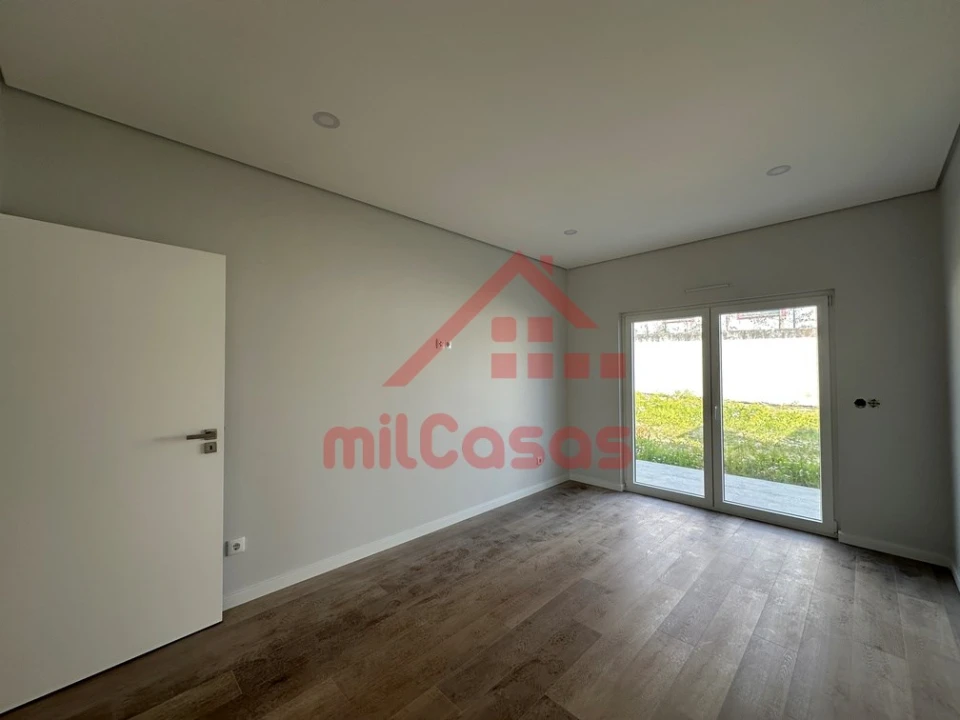 Moradia T3 para Venda em Santo Isidoro Foto 19