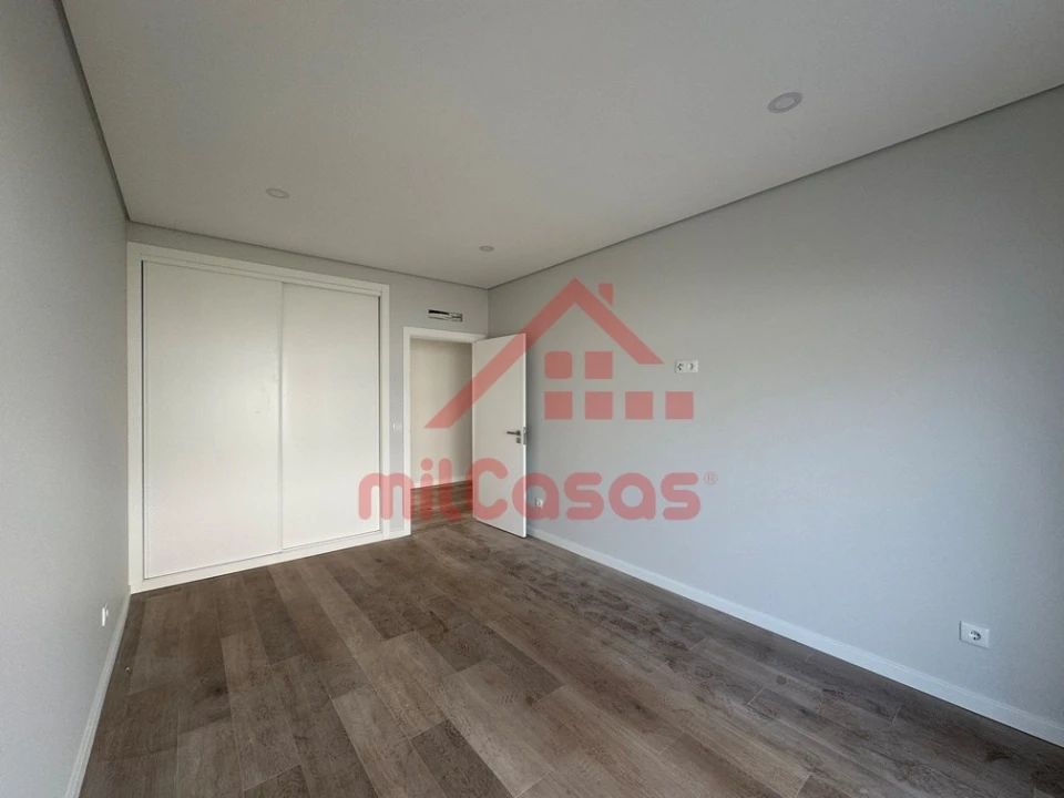 Moradia T3 para Venda em Santo Isidoro Foto 20