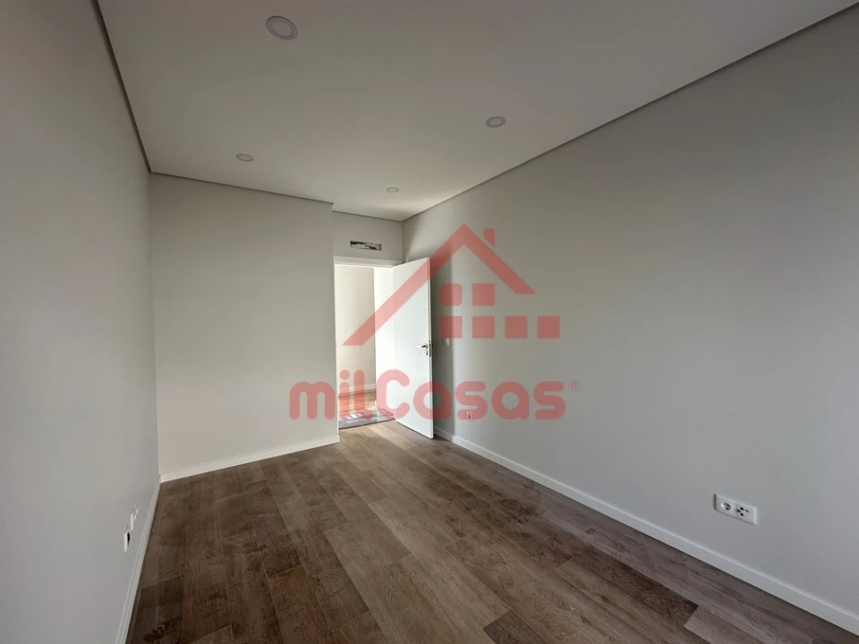 Moradia T3 para Venda em Santo Isidoro Foto 23