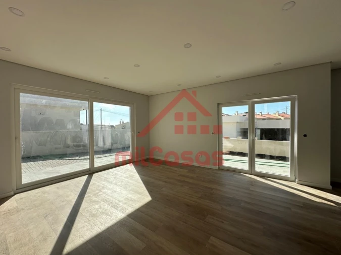 Moradia T3 para Venda em Santo Isidoro Foto 6