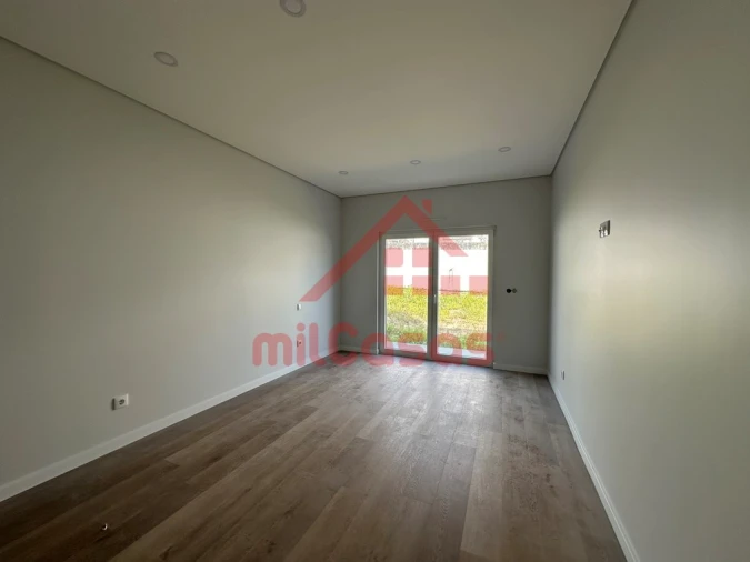 Moradia T3 para Venda em Santo Isidoro Foto 13