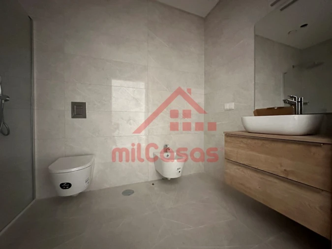 Moradia T3 para Venda em Santo Isidoro Foto 14