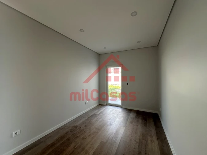 Moradia T3 para Venda em Santo Isidoro Foto 22