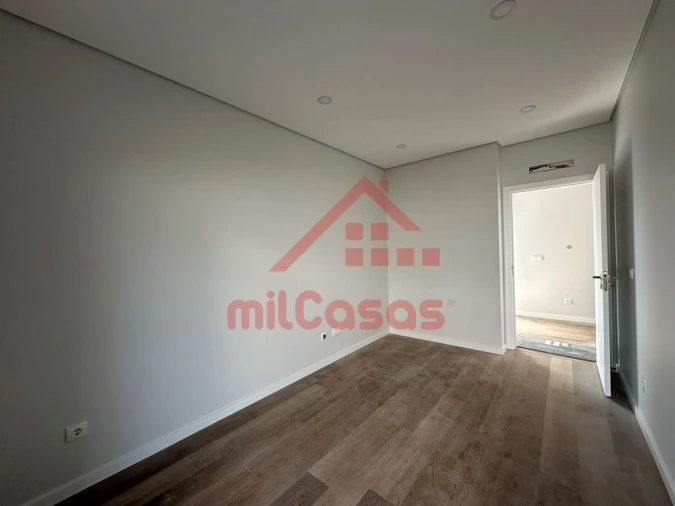 Moradia T3 para Venda em Santo Isidoro Foto 24