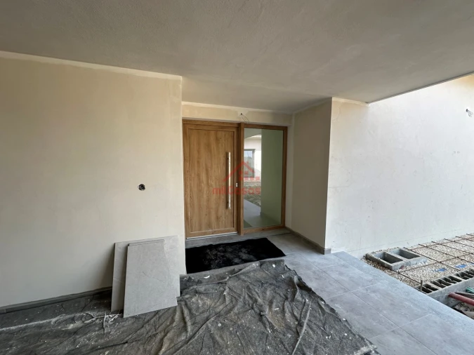 Moradia T4 para Venda em Santo Isidoro Foto 3