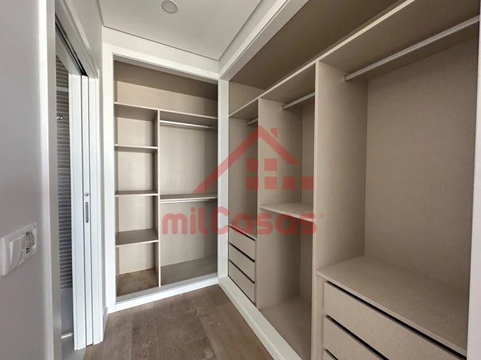 Moradia T4 para Venda em Santo Isidoro Foto 13