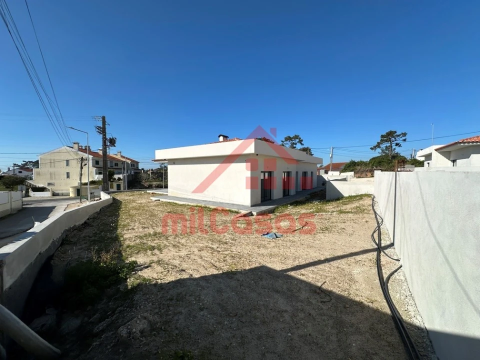 Moradia T5 para Venda em Santo Isidoro Foto 4