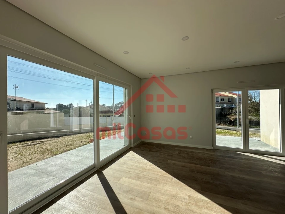 Moradia T5 para Venda em Santo Isidoro Foto 10