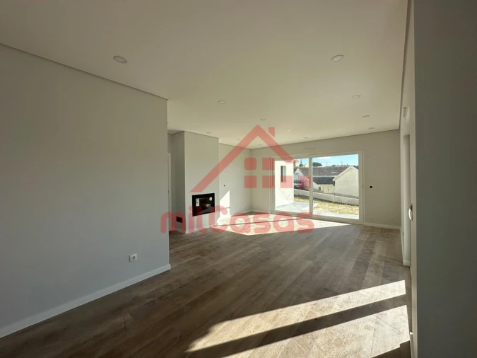 Moradia T5 para Venda em Santo Isidoro Foto 2