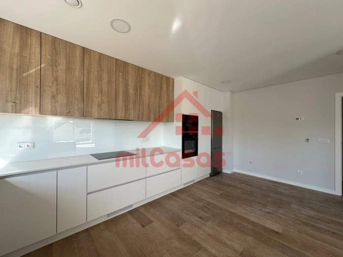 Moradia T5 para Venda em Santo Isidoro Foto 6