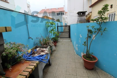 Moradia T7 para Venda em Nazare