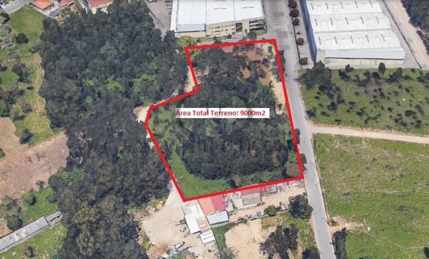 Terreno Comércio / Armazém para Venda em Serzedo e Perosinho Foto 1