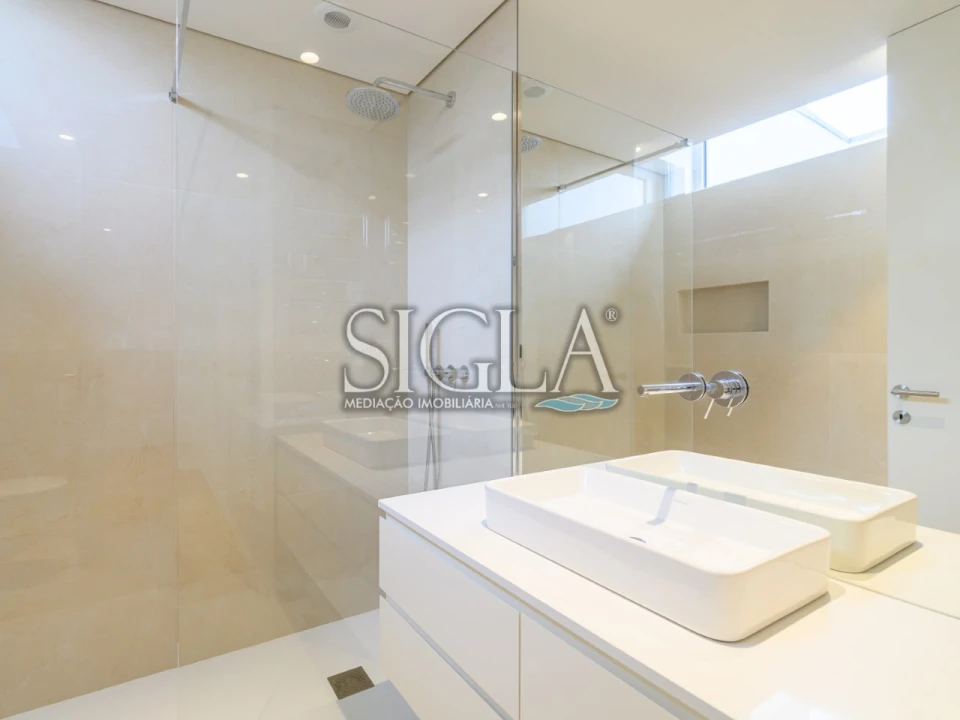 Moradia T4 para Venda em Gulpilhares e Valadares Foto 57