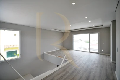 Moradia T4 para Venda em Azeitão (São Lourenço e São Simão)
