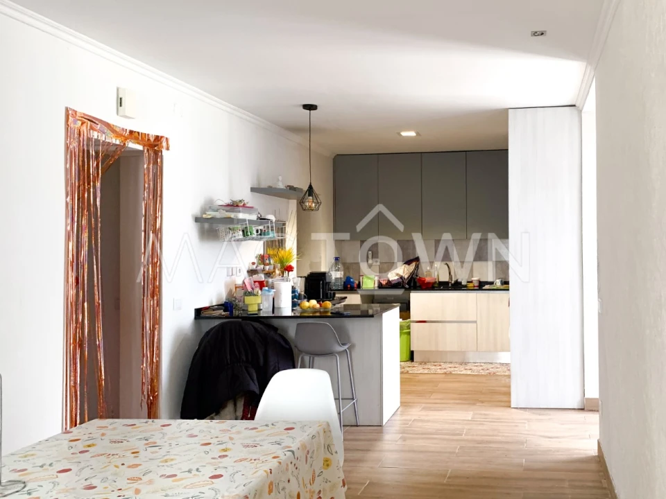 Moradia T4 para Venda em Monsanto Foto 4