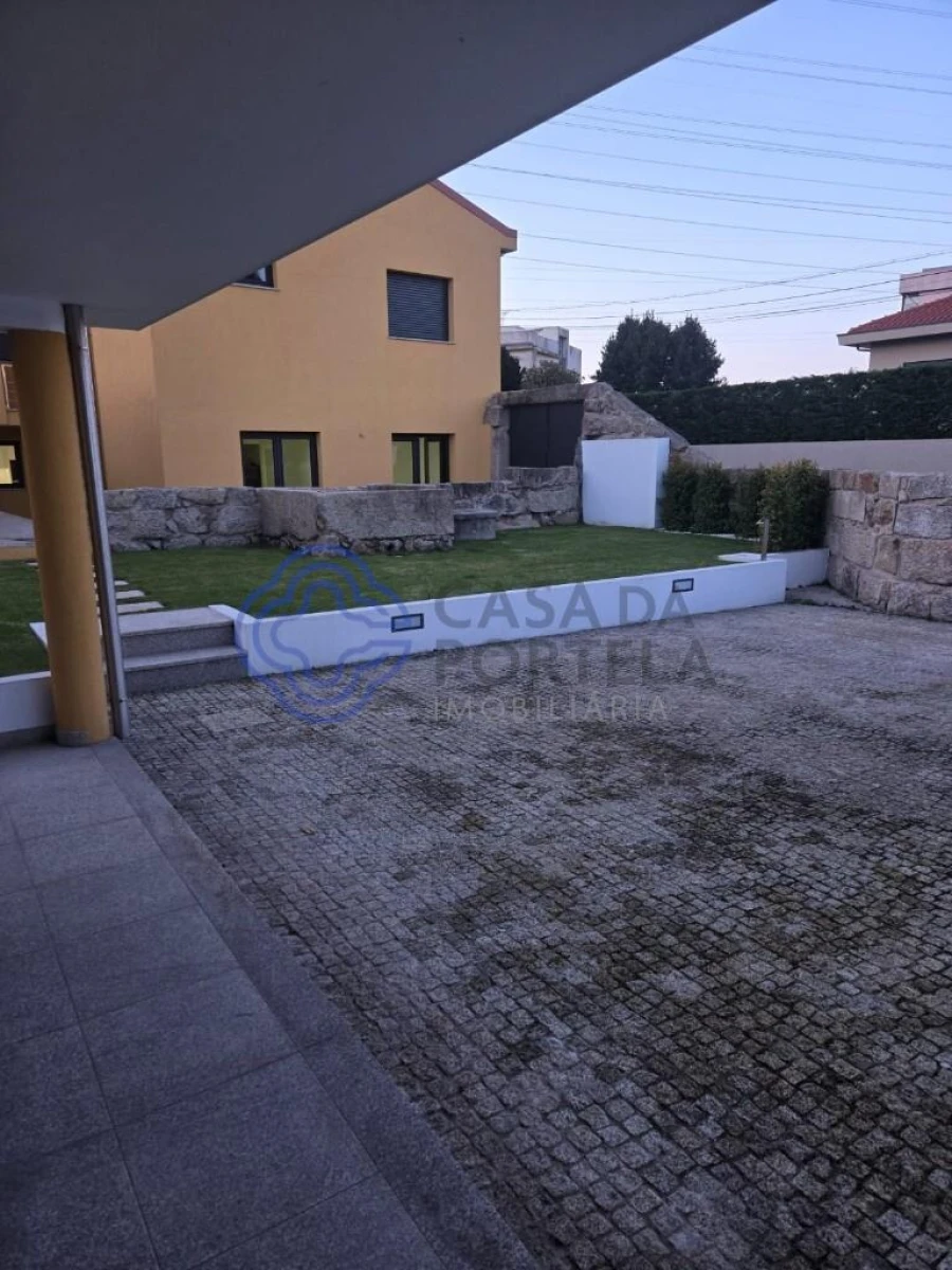 Moradia T3 para Venda em Nogueira e Silva Escura Foto 3