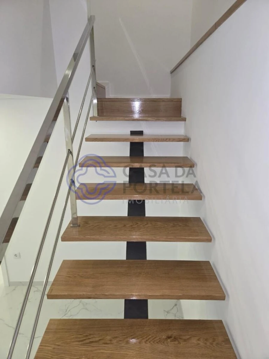 Moradia T3 para Venda em Nogueira e Silva Escura Foto 32