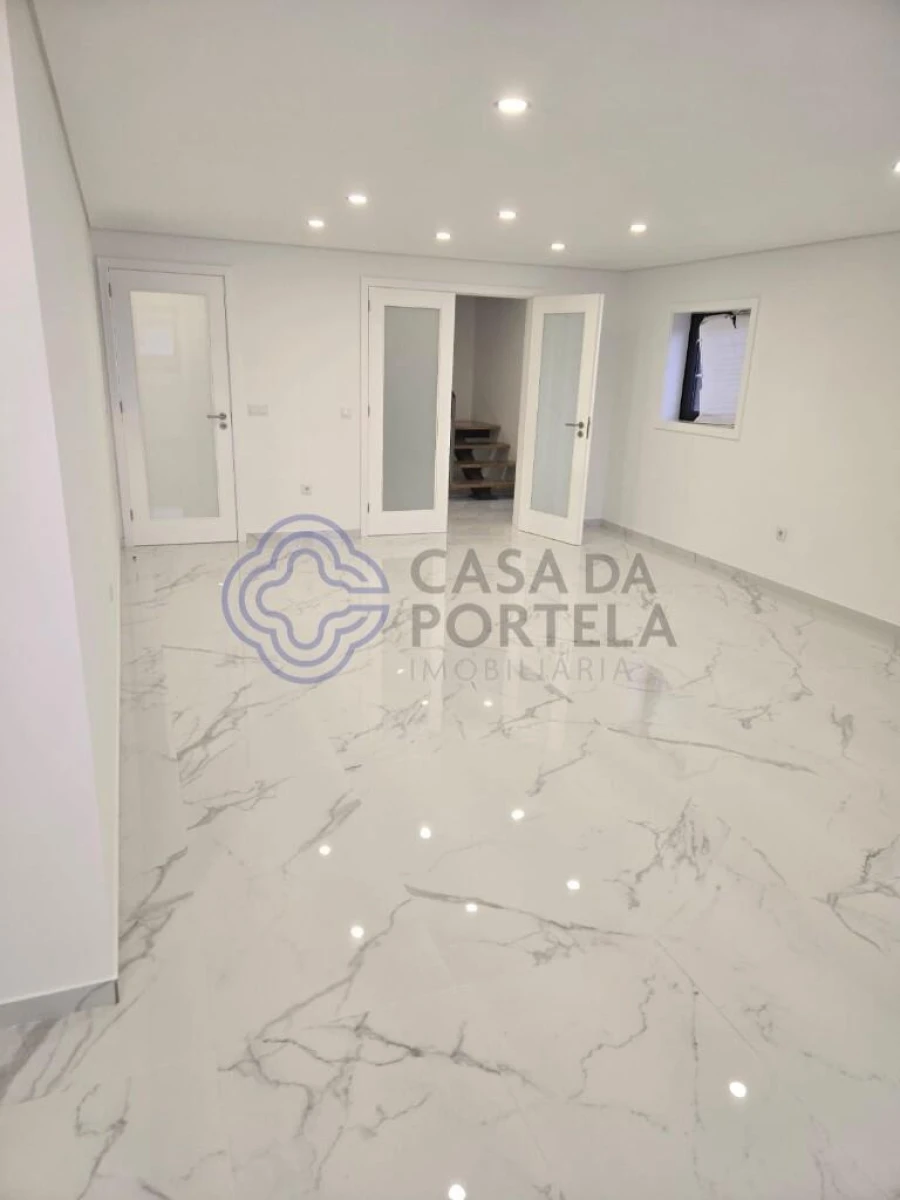 Moradia T3 para Venda em Nogueira e Silva Escura Foto 19