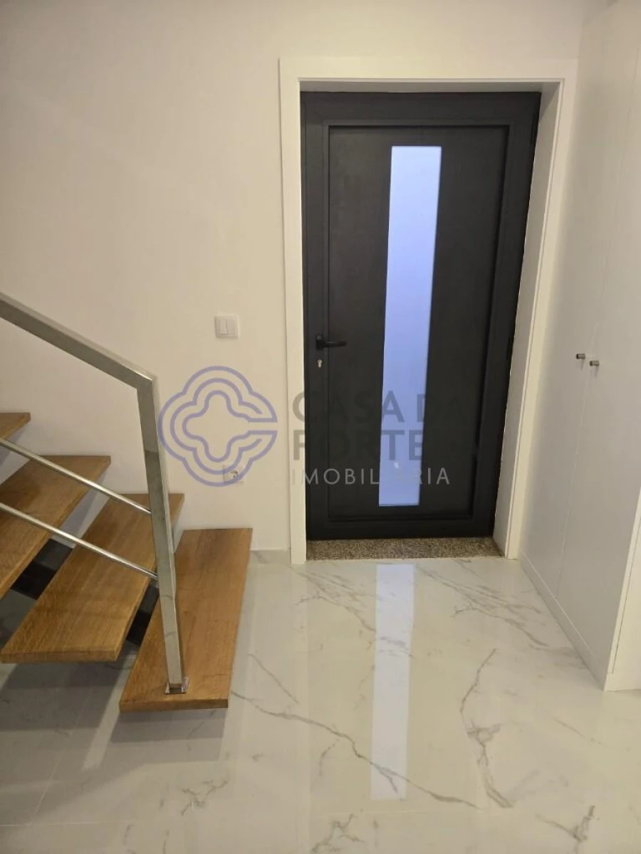 Moradia T3 para Venda em Nogueira e Silva Escura Foto 30