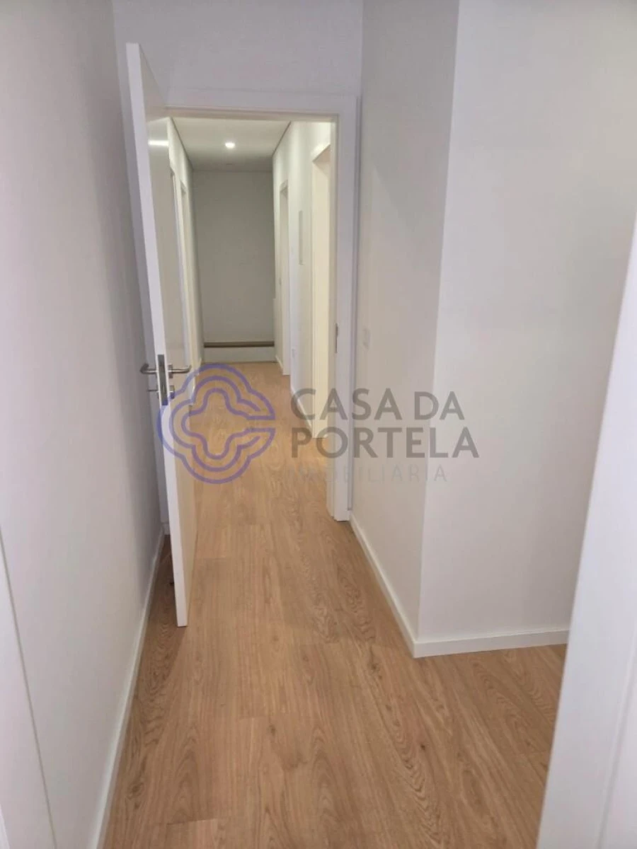 Moradia T3 para Venda em Nogueira e Silva Escura Foto 59