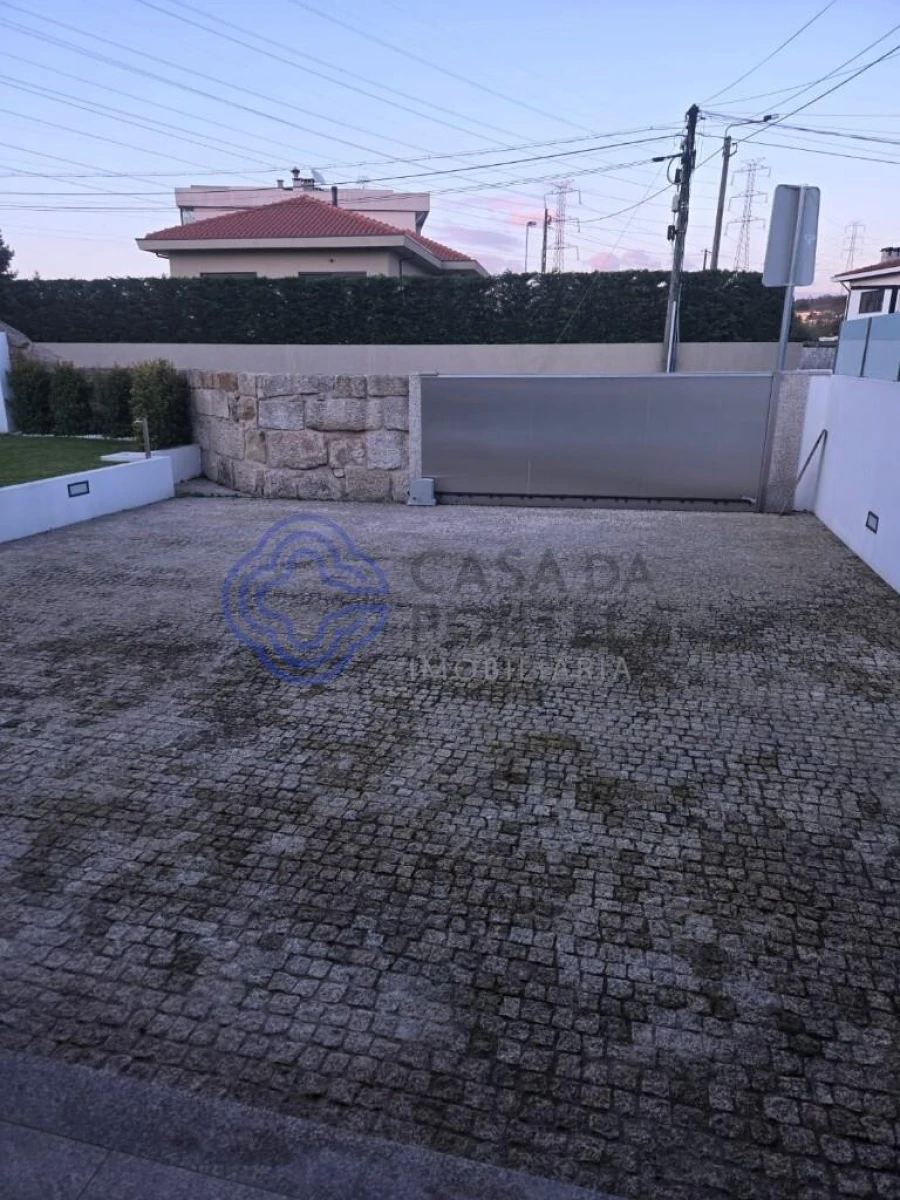 Moradia T3 para Venda em Nogueira e Silva Escura Foto 6