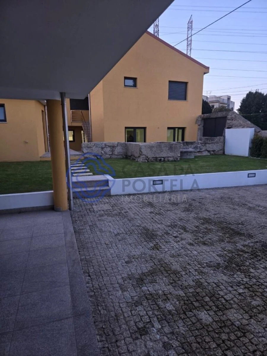 Moradia T3 para Venda em Nogueira e Silva Escura Foto 2